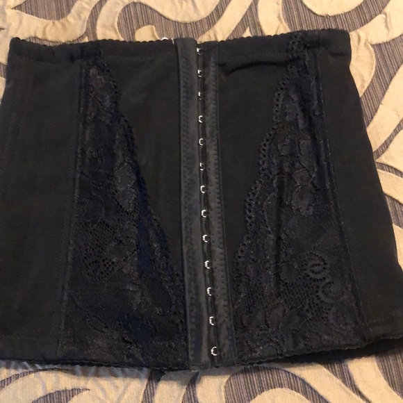 Bustier - Picture 5 of 5